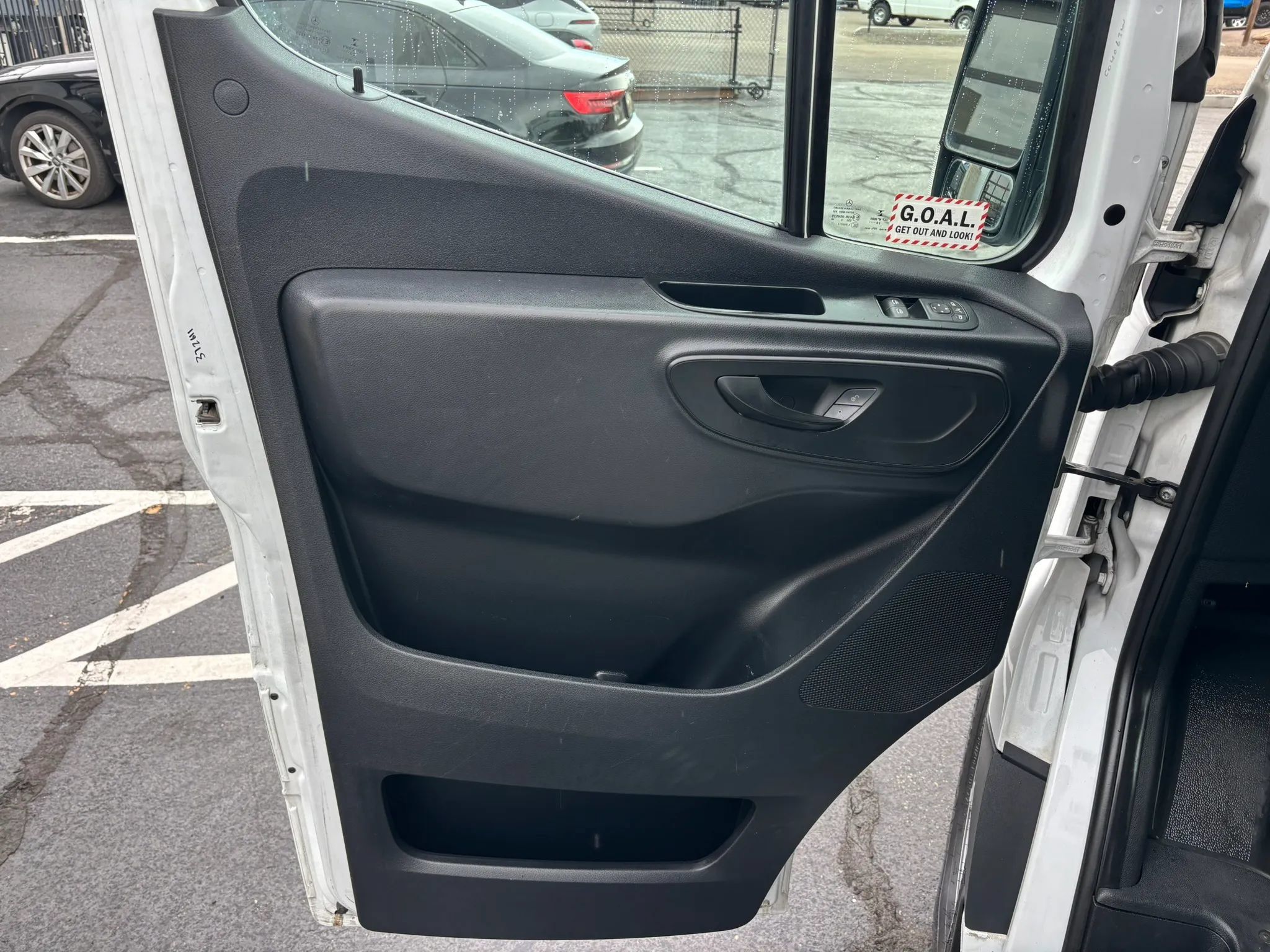 Used 2020 Mercedes-Benz Sprinter 1500 image 16