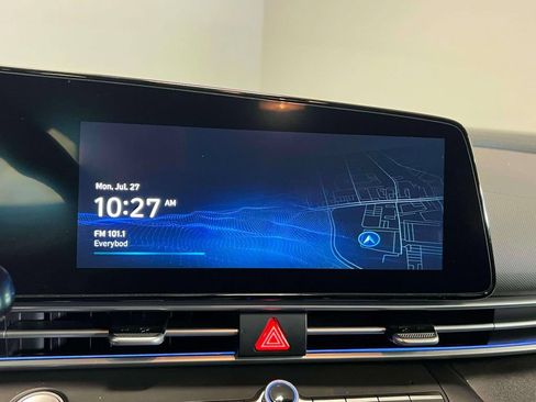Used 2025 Hyundai Elantra Limited FWD image 30