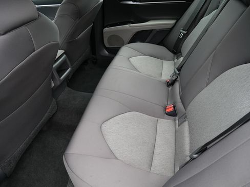 Used 2018 Toyota Camry LE FWD image 24