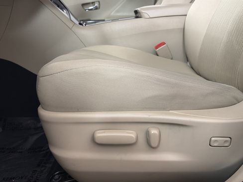 Used 2013 Toyota Venza LE AWD/4WD image 15