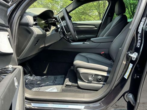 New 2024 Maserati Grecale GT image 24