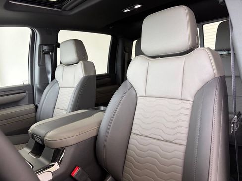 New 2026 Chevrolet Silverado 2500 ZR2 AWD/4WD image 36