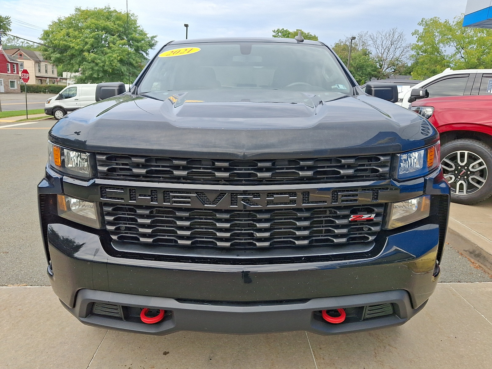 Used 2021 Chevrolet Silverado 1500 Custom Trail Boss w/ LPO, Dark Essentials Package AWD/4WD image 2