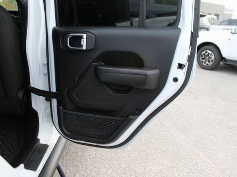 Used 2020 Jeep Gladiator Sport w/ Quick Order Package 24S image 7