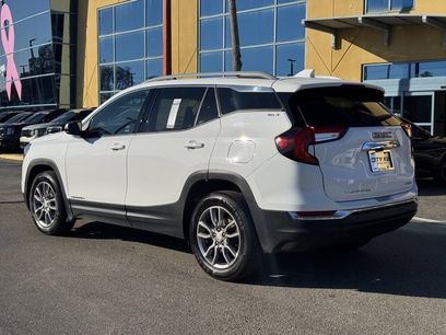 Used 2024 GMC Terrain SLT