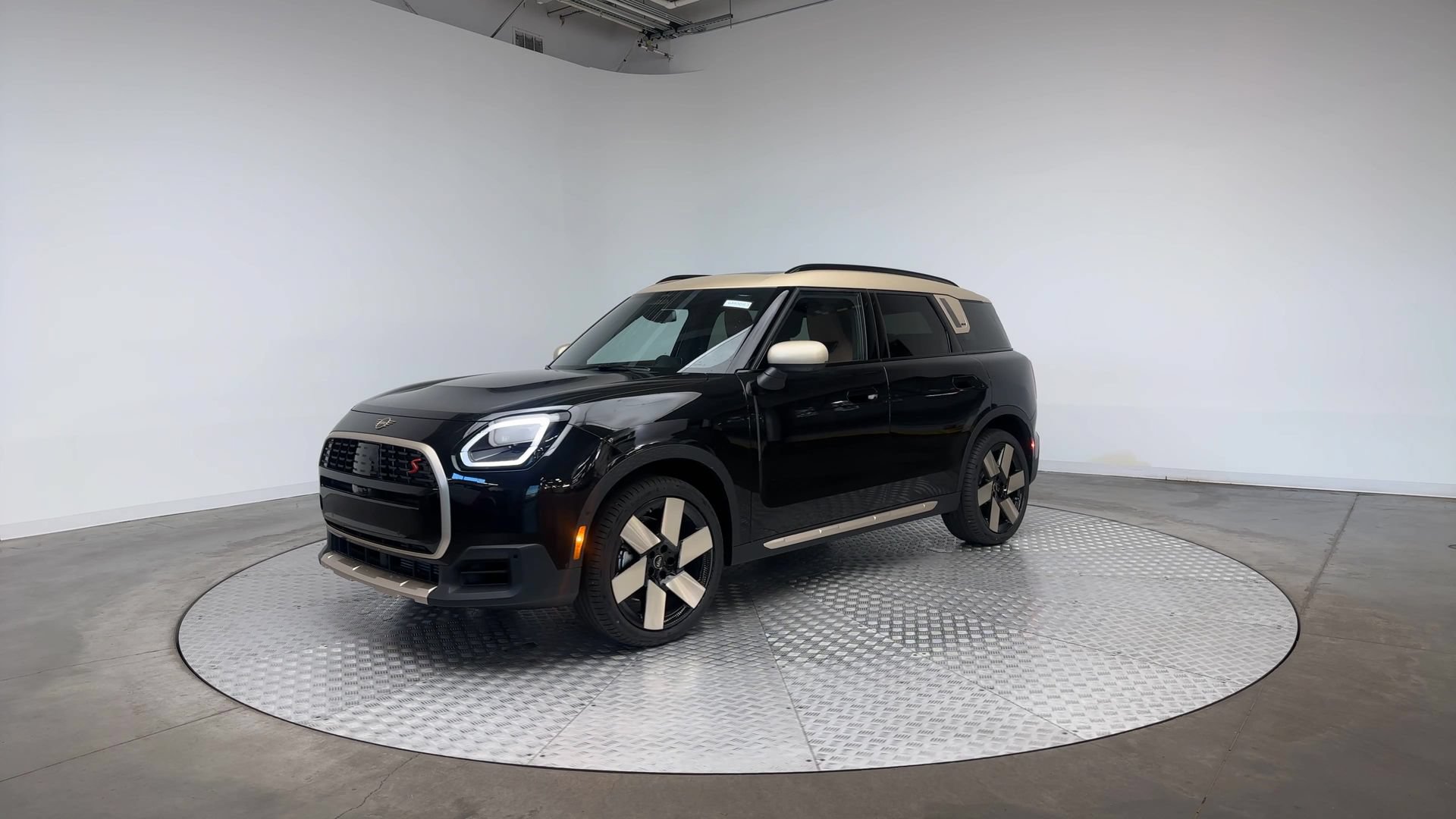 Certified 2026 MINI Cooper Countryman S w/ Comfort Package Max AWD/4WD image 7