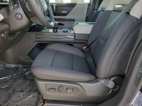 New 2026 GMC Hummer EV SUV w/ LPO, Dark Essentials Package image 6