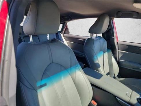 Used 2020 Toyota Avalon XLE image 17