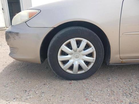 Used 2005 Toyota Camry LE FWD image 11