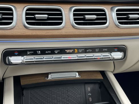 Certified 2025 Mercedes-Benz GLE 450 4MATIC image 32