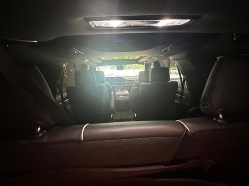 Used 2022 Cadillac Escalade Sport w/ Touring Package AWD/4WD image 21