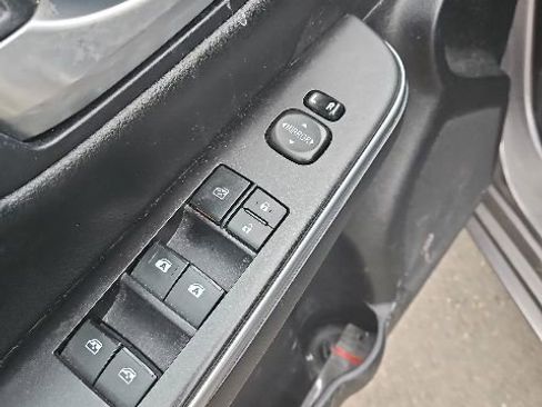 Used 2016 Toyota Camry SE FWD image 12