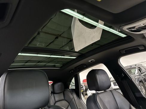 Used 2021 Porsche Macan S image 32