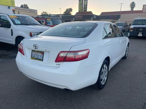 Used 2007 Toyota Camry LE image 3