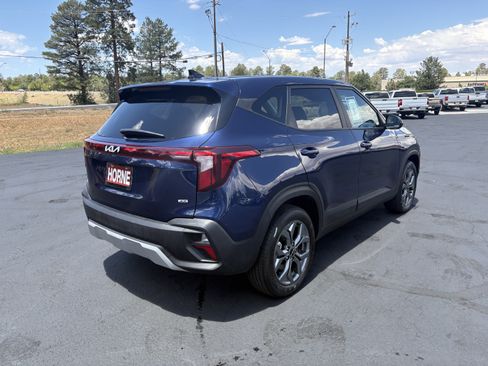 Used 2026 Kia Seltos LX AWD/4WD image 6