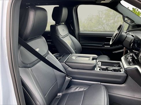 New 2026 Ford Expedition Platinum w/ Stealth Appearance Package image 8