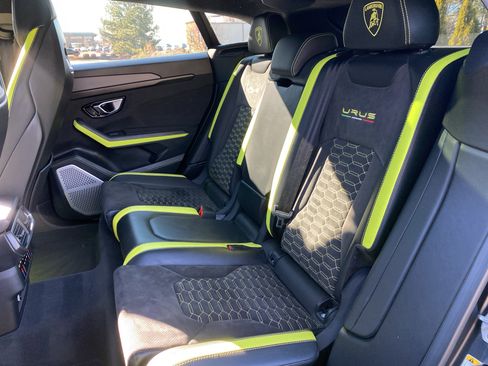 Used 2022 Lamborghini Urus image 8