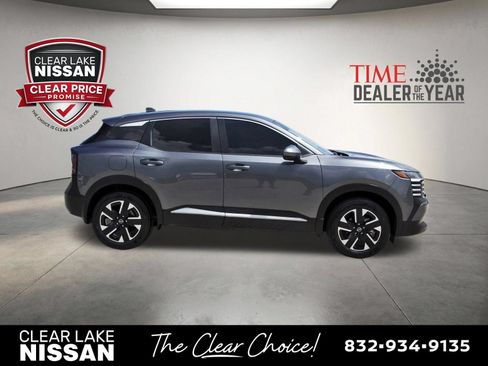 Certified 2025 Nissan Kicks SV AWD/4WD image 8