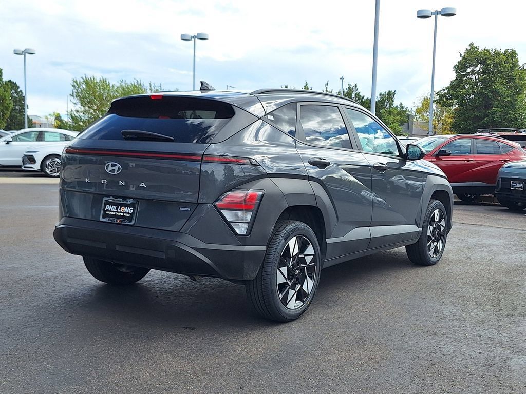 Certified 2025 Hyundai Kona SEL AWD/4WD image 3