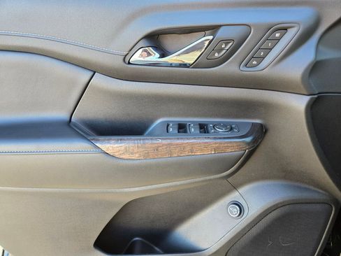 Used 2021 GMC Acadia Denali w/ Denali Technology Package image 20