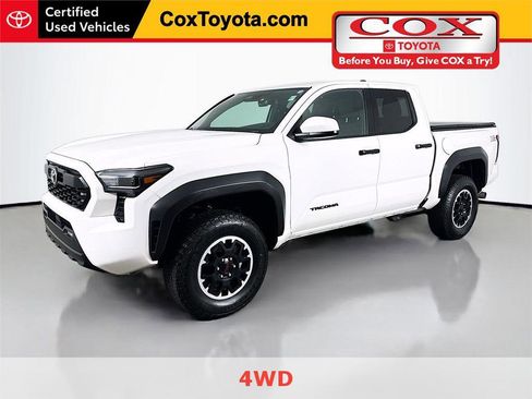 Certified 2025 Toyota Tacoma TRD Off-Road AWD/4WD image 1