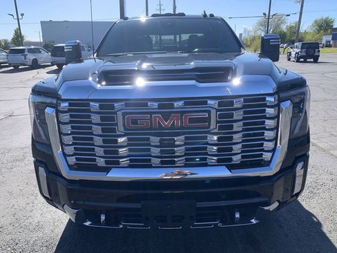Used 2025 GMC Sierra 2500 Denali w/ Denali Reserve Package AWD/4WD image 4