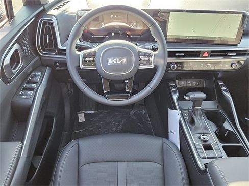 New 2025 Kia Sorento S image 7