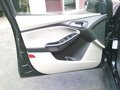 Used 2016 Ford Focus SE image 13