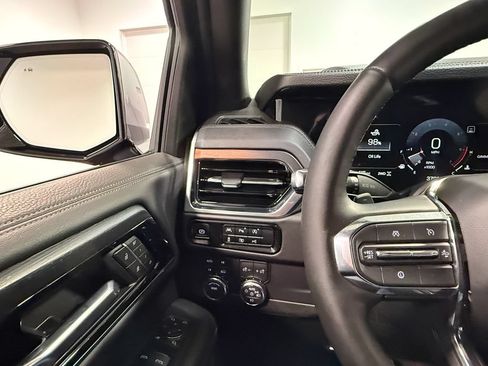 Used 2025 GMC Yukon XL Denali AWD/4WD image 76