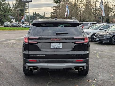 Used 2024 GMC Acadia Elevation image 4