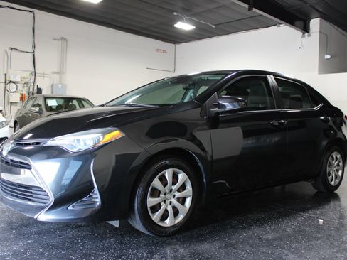 Used 2019 Toyota Corolla LE FWD image 6