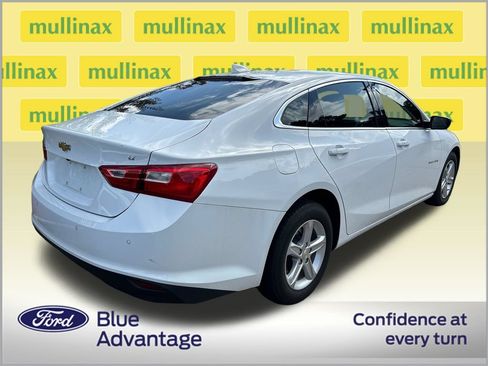 Used 2024 Chevrolet Malibu LT FWD image 2
