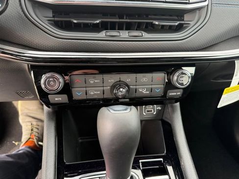 New 2026 Jeep Compass Limited image 15