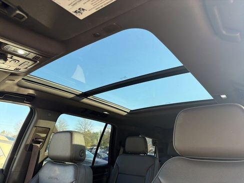 Used 2021 GMC Yukon Denali w/ Denali Premium Package image 29