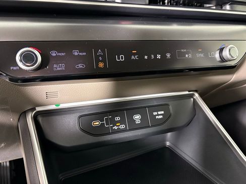 New 2026 Kia Carnival image 32