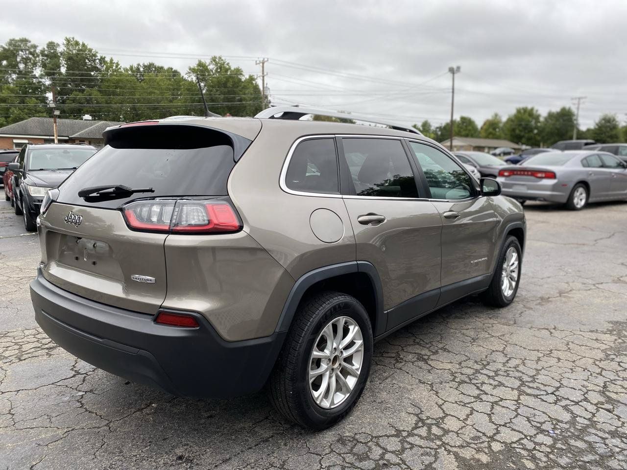 Used 2019 Jeep Cherokee Latitude w/ Popular Appearance Group FWD image 5