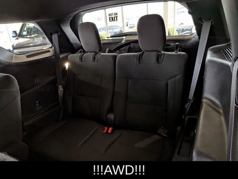 Used 2020 Ford Explorer XLT w/ Comfort Package image 19