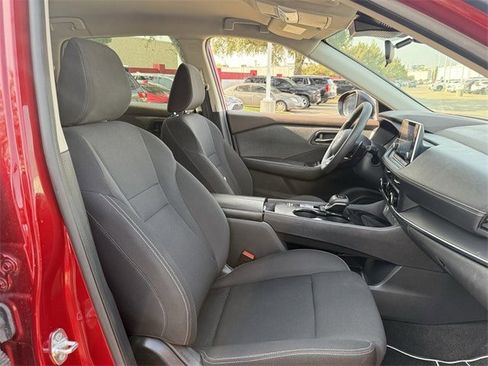 Used 2023 Nissan Rogue S image 27