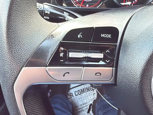 Used 2021 Hyundai Elantra SE image 12