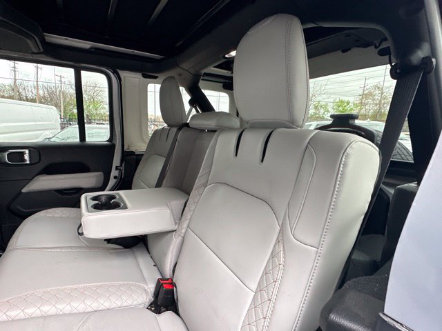 Used 2023 Jeep Wrangler Unlimited Sahara AWD/4WD image 13
