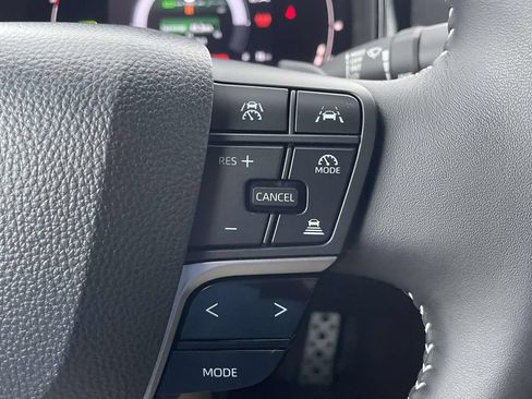 Used 2026 Toyota Camry SE FWD image 17