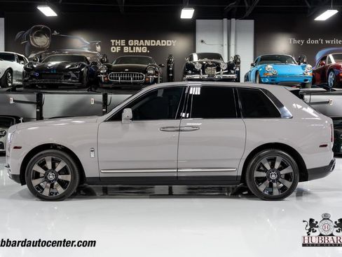 Used 2023 Rolls-Royce Cullinan AWD/4WD image 5