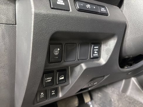 Used 2022 Nissan Frontier PRO-4X w/ Pro-4X Premium Package AWD/4WD image 8