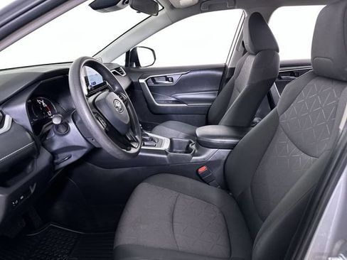 Used 2024 Toyota RAV4 XLE image 37