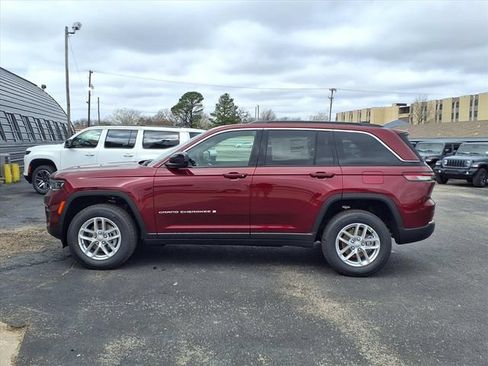 New 2026 Jeep Grand Cherokee Laredo AWD/4WD image 17