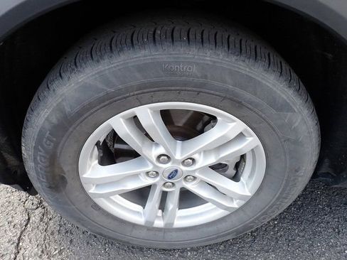 Used 2023 Ford Explorer XLT w/ Equipment Group 202A image 10