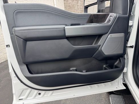 Used 2024 Ford F350 Lariat w/ Lariat Ultimate Package image 11