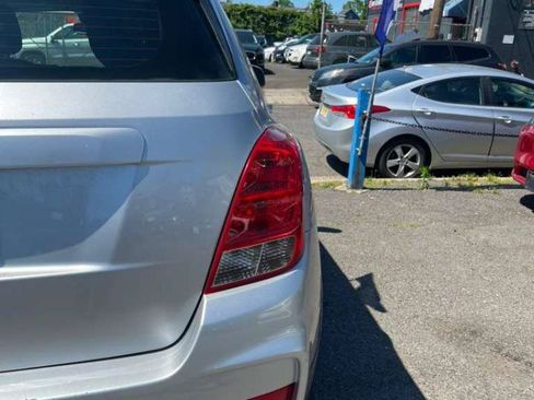 Used 2018 Chevrolet Trax LS FWD image 11