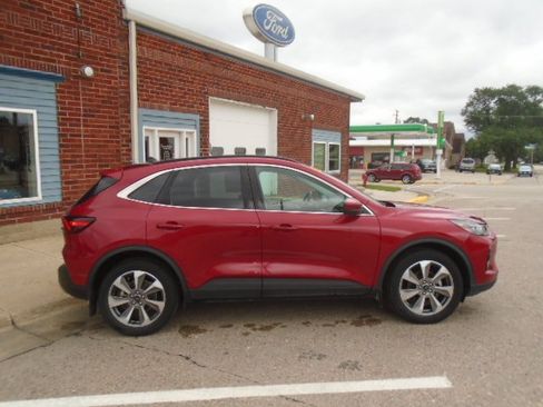 Used 2023 Ford Escape Platinum w/ Premium Technology Package AWD/4WD image 14