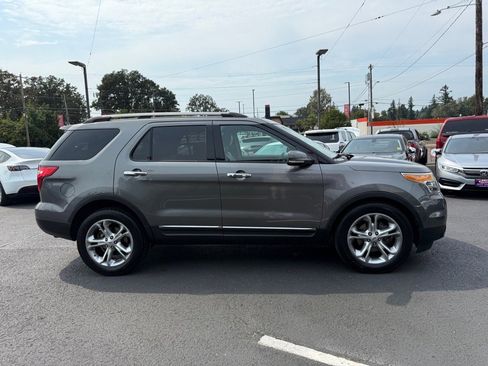 Used 2013 Ford Explorer Limited image 8